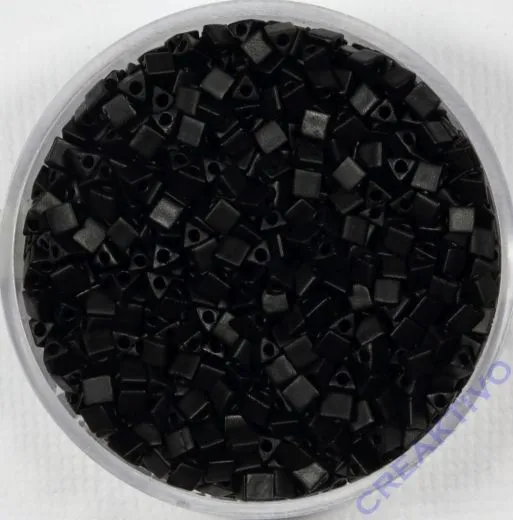 Sharp Triangle Mijuki-Beads 2,5mm black glazed matt