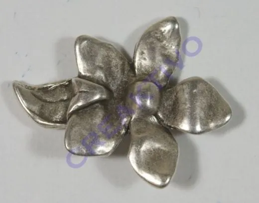 Pracht Metallzwischenteil Blume platin antik 32x24mm